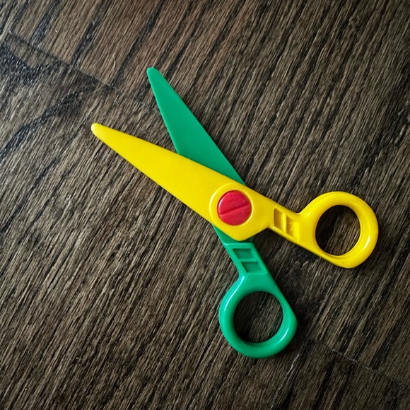 Pre-School / Toddler booklet with Scissors - Picture 2 of 2